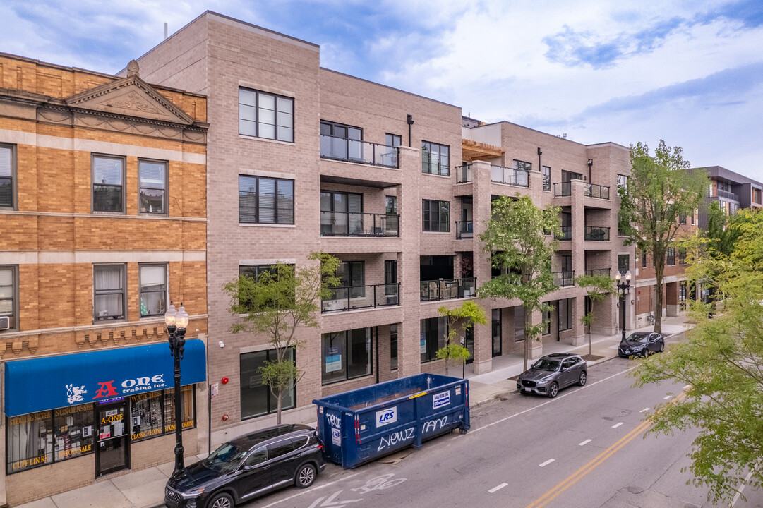 4537 N Clark St in Chicago, IL - Foto de edificio