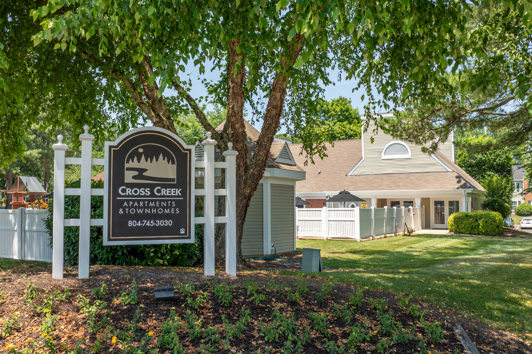 Cross Creek Apartments in Richmond, VA - Foto de edificio