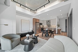 Damask in Windsor, ON - Foto de edificio - Building Photo