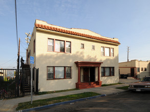 1247 E 43rd St in Los Angeles, CA - Building Photo - Building Photo