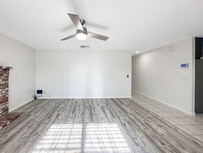 1240 W Mariposa Ave in Ridgecrest, CA - Building Photo - Building Photo