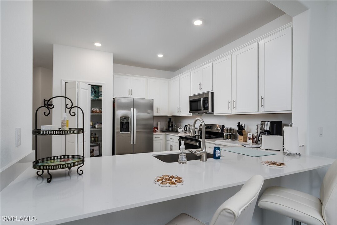 2140 Dragonfruit Wy in Naples, FL - Building Photo