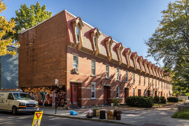 1965-2007 Saint-Jacques in Montréal, QC - Building Photo - Building Photo