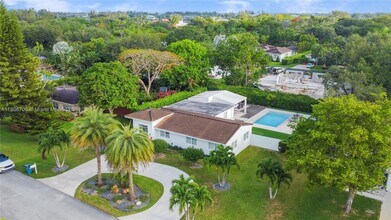 6991 SW 59th St in Miami, FL - Building Photo - Building Photo