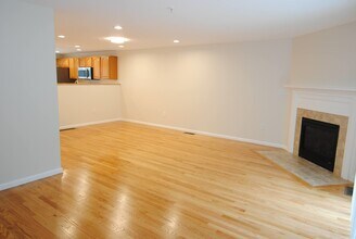 109 Overlook Cir in Hudson, NH - Building Photo - Building Photo