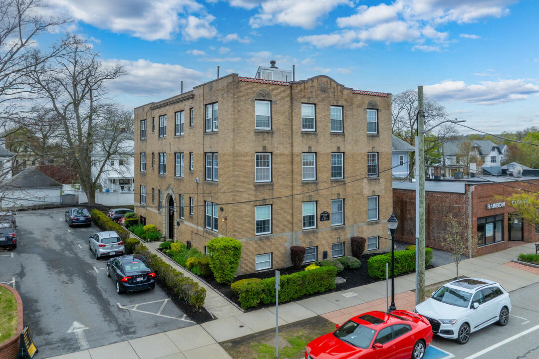 The Walcourt in Arlington, MA - Foto de edificio