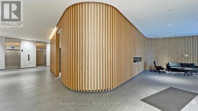 120 Varna Dr in Toronto, ON - Building Photo - Building Photo