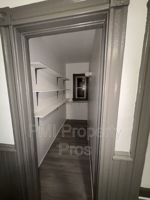 property at 140 E Chambers St