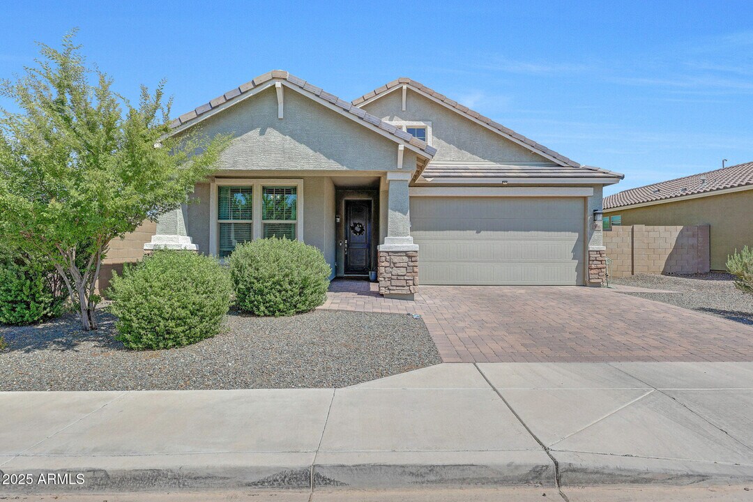2306 E Branham Ln in Phoenix, AZ - Building Photo
