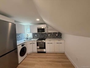 99 Cedar Hill Ave in Nyack, NY - Foto de edificio - Building Photo