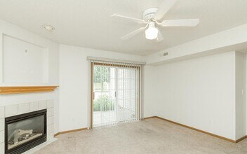 2518 Rushmore Dr, Unit 2518 in Iowa City, IA - Building Photo - Building Photo