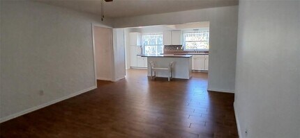 4397 Harbor Hills Dr in Largo, FL - Building Photo - Building Photo