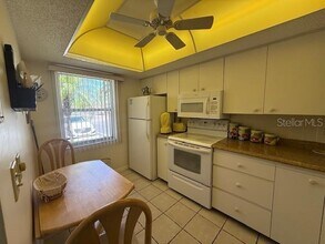 2664 Woodgate Ln in Sarasota, FL - Building Photo - Building Photo