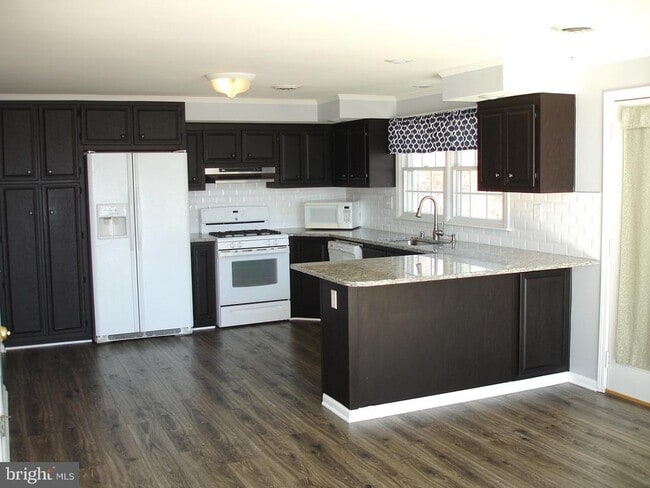 property at 1219 Bayside Rd