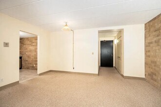 185 Quincy Shore Dr, Unit A28 in Quincy, MA - Foto de edificio - Building Photo