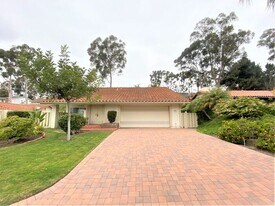 537 Santa Helena in Solana Beach, CA - Building Photo