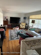 7 Holly Hills Dr in Woodstock, NY - Building Photo - Building Photo