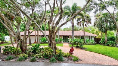 4 Copaire Rd in Sewalls Point, FL - Building Photo - Building Photo