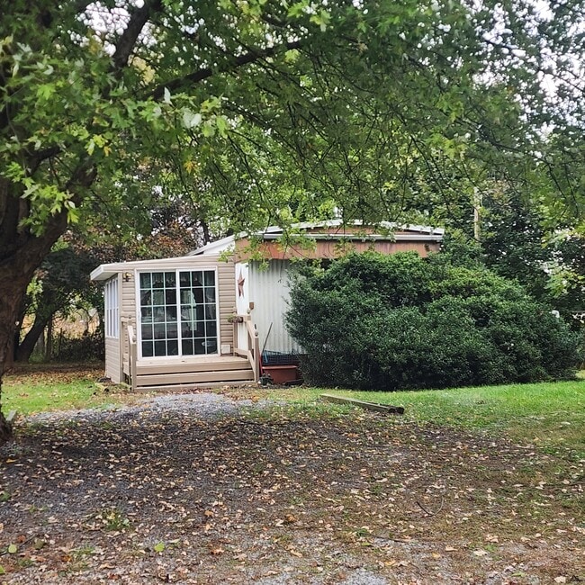 16614 Hawks Landing Ln in Williamsport, MD - Building Photo - Building Photo