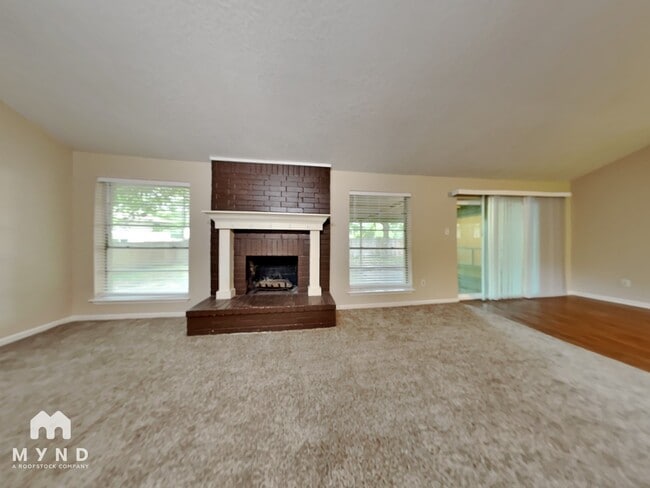 3430 Deer Valley Dr in Spring, TX - Foto de edificio - Building Photo