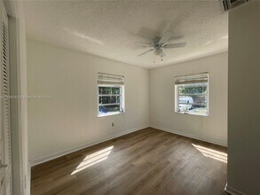 2380 NW Flagler Terrace in Miami, FL - Building Photo - Building Photo
