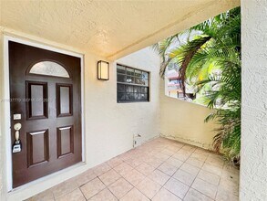 3840 SW 52nd Ave in Hollywood, FL - Building Photo - Building Photo