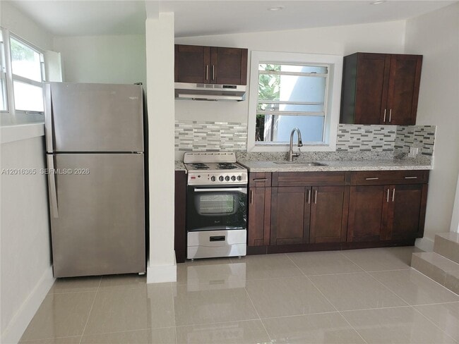 property at 715 Columbus Pkwy