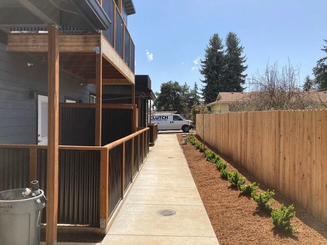 725 Lockwood Ln S, Unit 725 Lockwood Unit 102 in Salem, OR - Building Photo - Building Photo