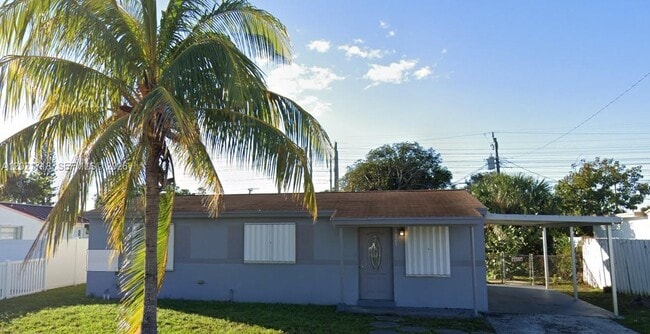 property at 1021 W 2nd St