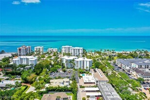 1300 Gulf Shore Blvd N in Naples, FL - Building Photo