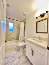 700 NE 168th St in North Miami Beach, FL - Building Photo - Building Photo
