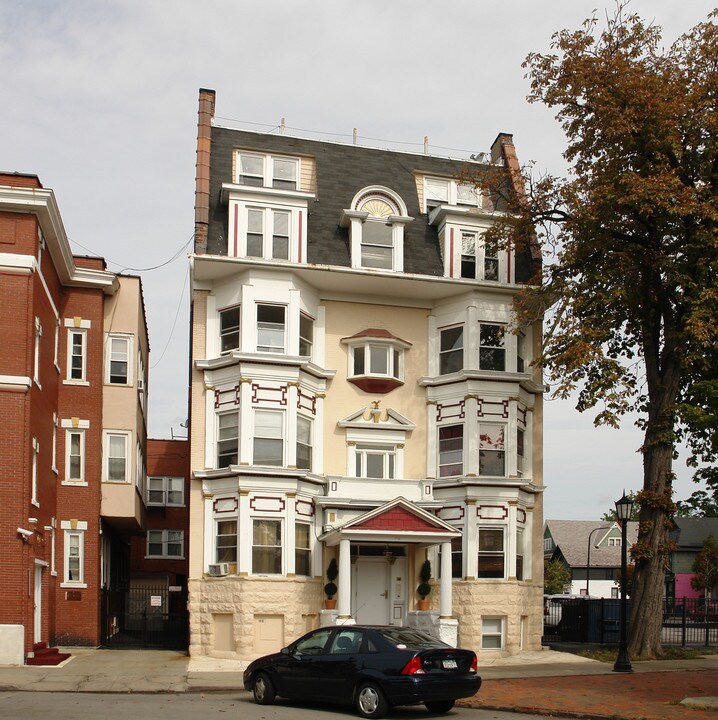 74 Days Park in Buffalo, NY - Foto de edificio