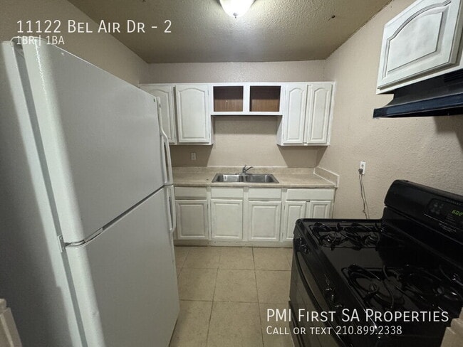 11122 Belair Dr in San Antonio, TX - Foto de edificio - Building Photo