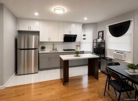 87-53 95th St, Unit 2F in Queens, NY - Building Photo