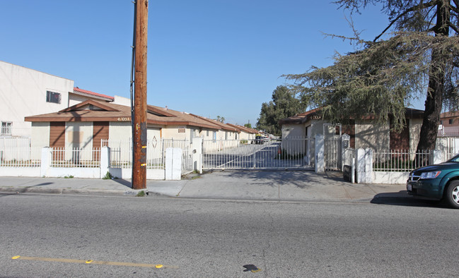 4703 Clara St in Bell, CA - Building Photo - Building Photo