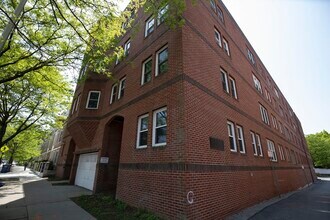 2456 Massachusetts Ave in Cambridge, MA - Building Photo - Building Photo