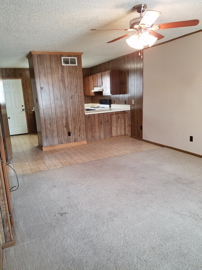 301 E Elizabeth St, Unit #2 in Sulphur, LA - Building Photo - Building Photo