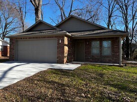 309 S 3rd St in Dardanelle, AR - Building Photo