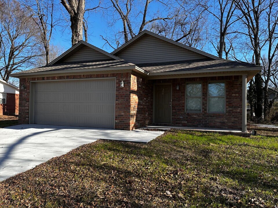 309 S 3rd St in Dardanelle, AR - Building Photo