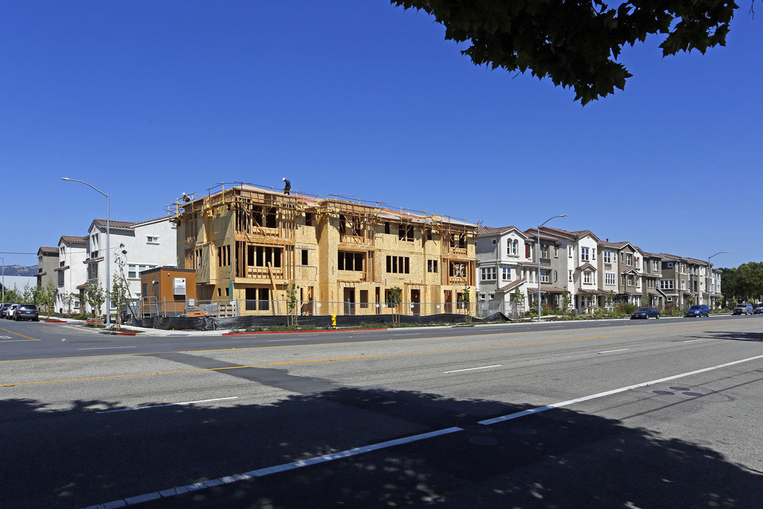 18002 Monterey St in Morgan Hill, CA - Building Photo