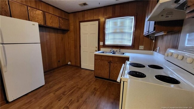 1005 N Elm St in Lumberton, NC - Building Photo - Building Photo