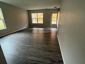 718 Euclid Ave in Akron, OH - Foto de edificio - Building Photo