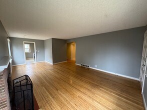 6227 53rd Ave NE in Seattle, WA - Building Photo - Building Photo