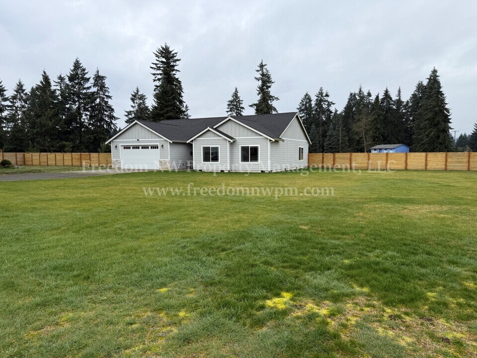 17315 Pendleton St SW in Rochester, WA - Building Photo