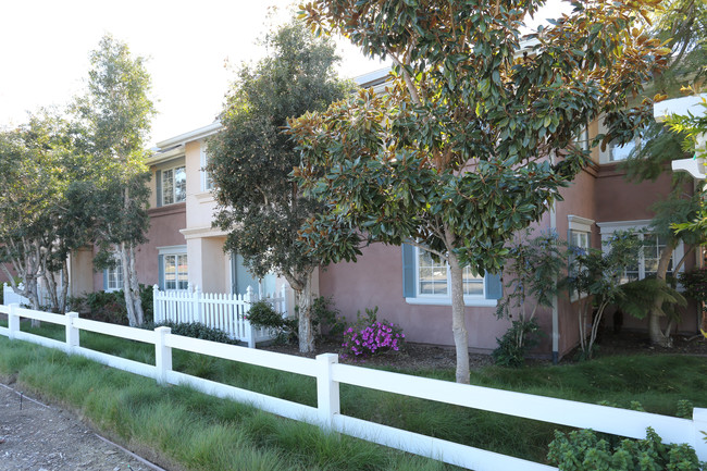 Parke Orcutt Apartments in Orcutt, CA - Foto de edificio - Building Photo