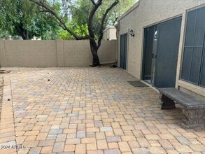 8811 S Lori Ln in Tempe, AZ - Building Photo - Building Photo