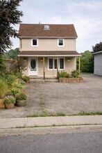 21 Colborne St in Thorold, ON - Building Photo - Building Photo