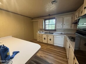 417 E Broussard Rd in Lafayette, LA - Building Photo - Building Photo