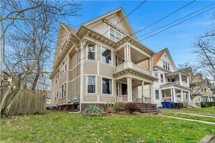 122-124 Mansfield St in New Haven, CT - Building Photo