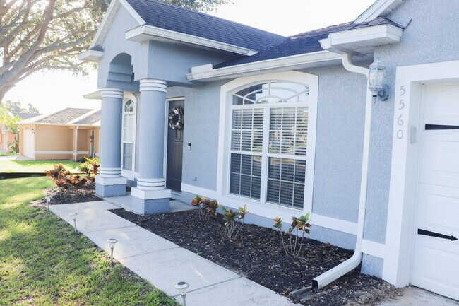 5560 River Oaks Dr in Titusville, FL - Building Photo - Building Photo